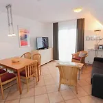 Seepark Reetdachhaus 2 * Burhave