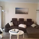 Seepark Reetdachhaus 2 Burhave