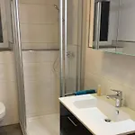Ferienhaus Seepark Reetdachhaus 2 *