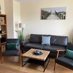 Seepark Reetdachhaus 2 Ferienhaus Burhave