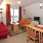 Seepark Reetdachhaus 2 Burhave