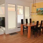 Seepark Reetdachhaus 2 *