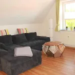 Seepark Reetdachhaus 2 Ferienhaus Burhave