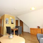 Seepark Reetdachhaus 2 Ferienhaus *