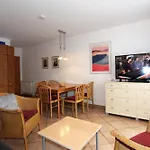 Seepark Reetdachhaus 2 *