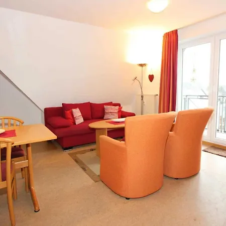 Ferienhaus Seepark Reetdachhaus 2 Burhave