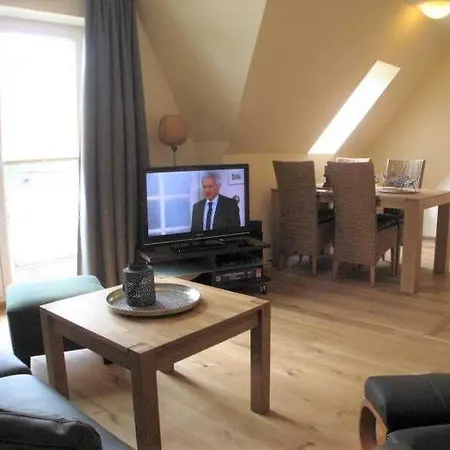 Holiday home Seepark Reetdachhaus 2