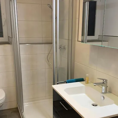 Holiday home Seepark Reetdachhaus 2 *