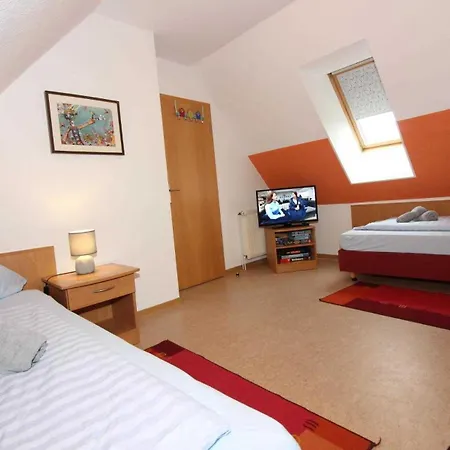 Seepark Reetdachhaus 2 * Burhave