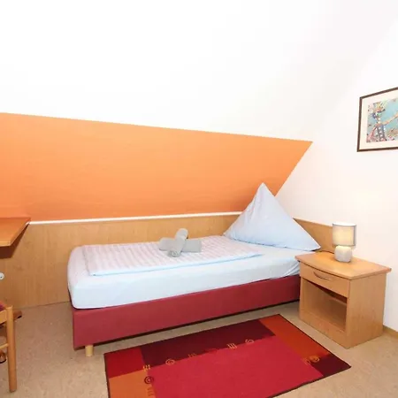 Holiday home Seepark Reetdachhaus 2
