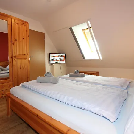 Holiday home Seepark Reetdachhaus 2 *
