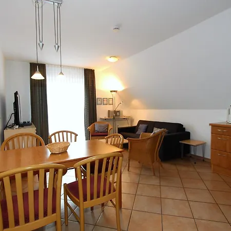 Feriehus Seepark Reetdachhaus 2 Burhave